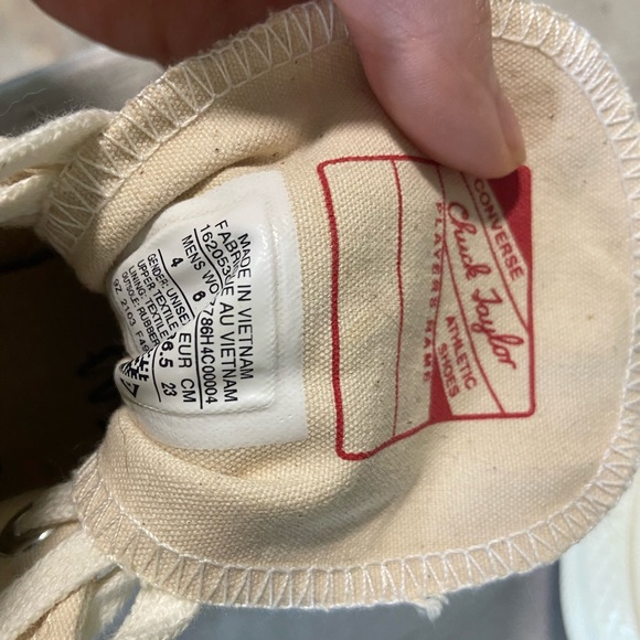 Never worn brand new - Picture 3 of 4